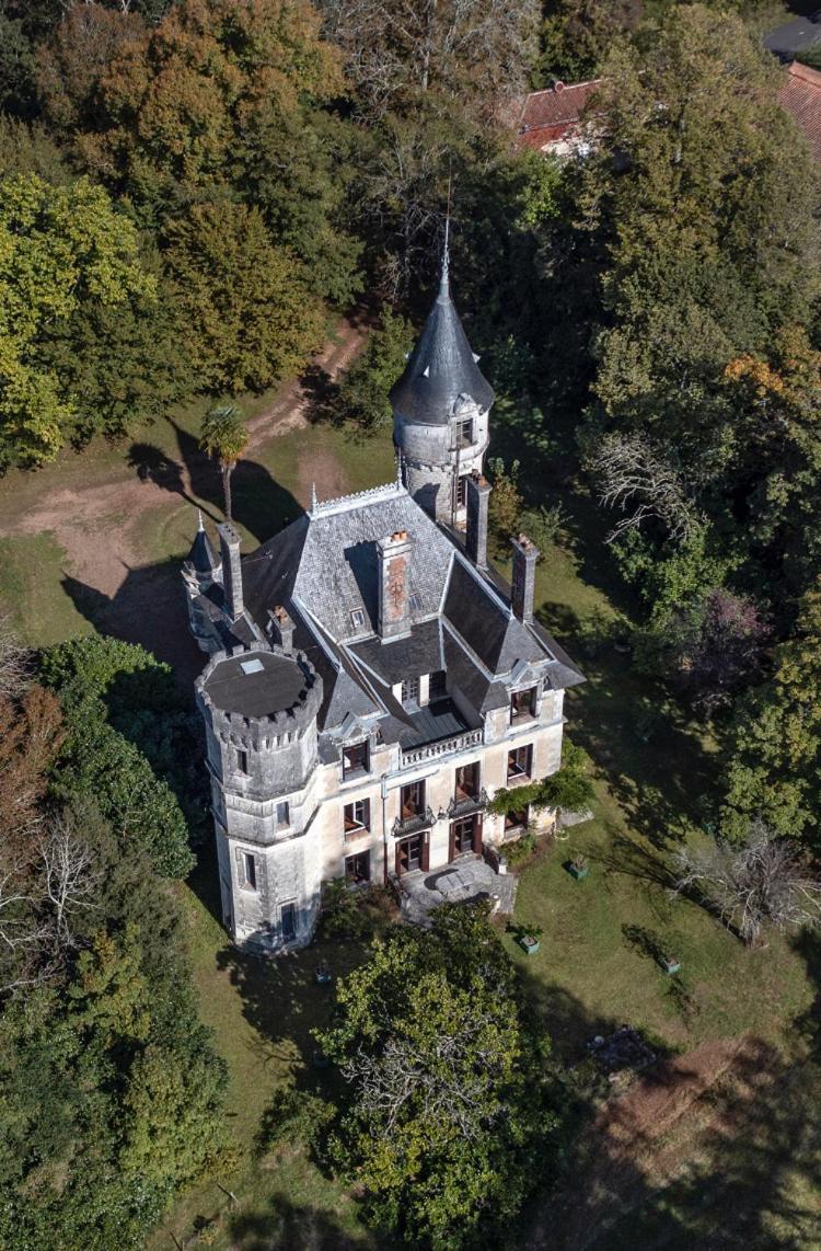 Chateau De Puymoger Javerlhac-et-la-Chapelle-Saint-Robert Εξωτερικό φωτογραφία